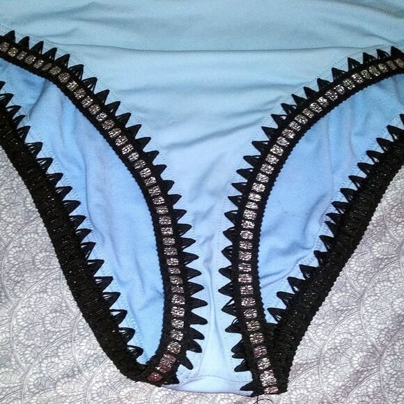 Sexyย Silver Stunning Plunging PaleโBlue One Piece Suit w/Silver Embroidery - Picture 4 of 8
